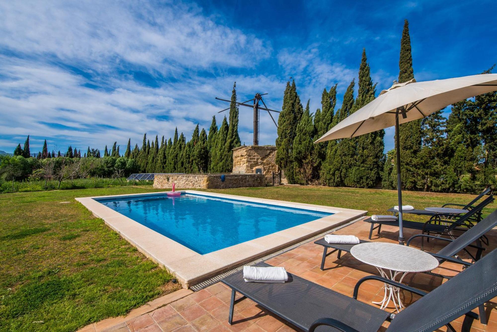 Villa TRAUMHAFTE FAMILIEN-FINCA - 8 Gäste, Pool, Pferde&Hühner, Ruhe&Privatsphäre Sa Pobla Exterior foto